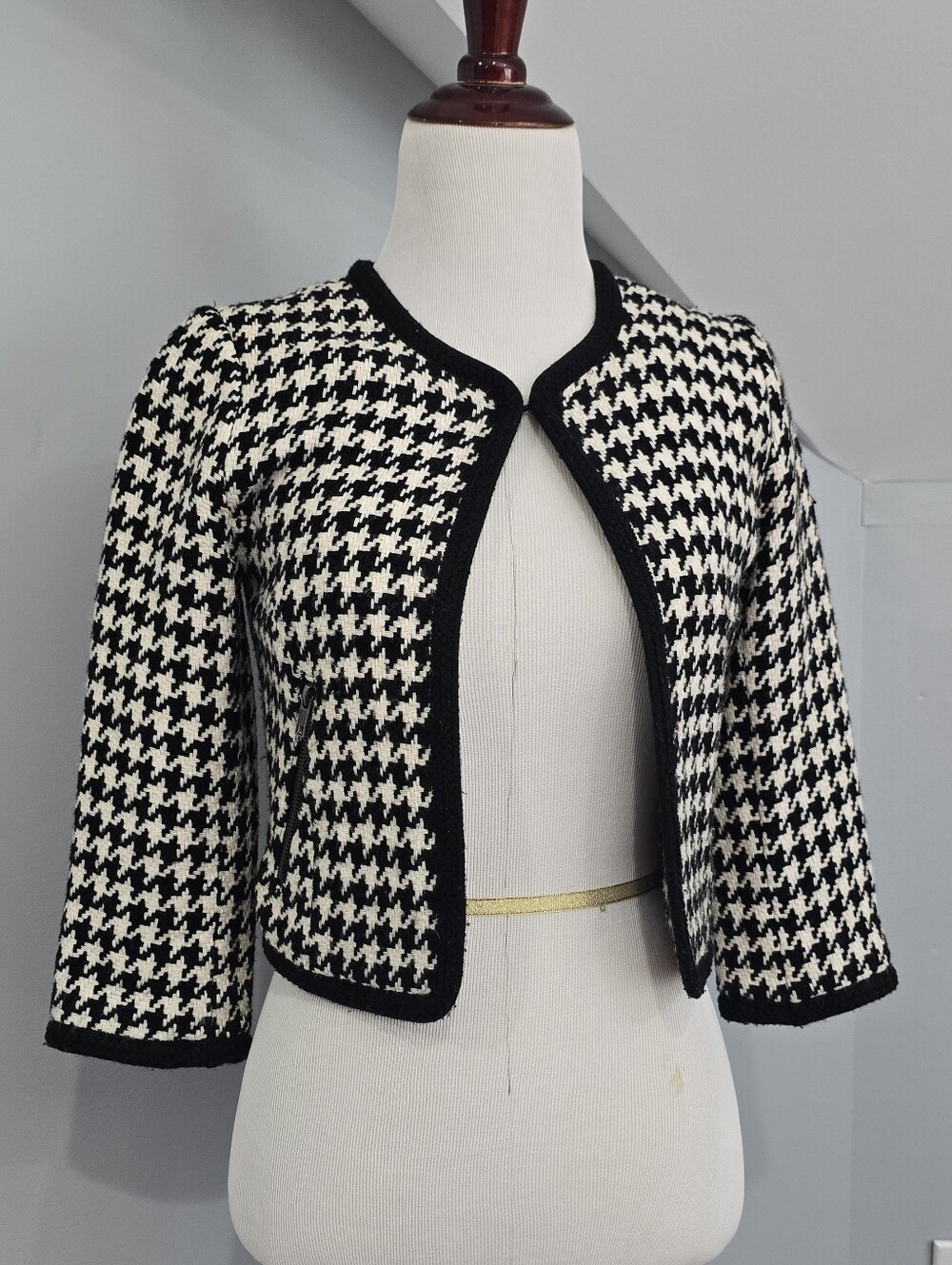 H&M Black and White Houndstooth Cropped Blazer